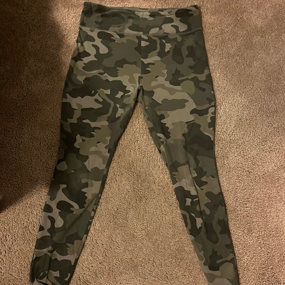 Camo target leggings like new